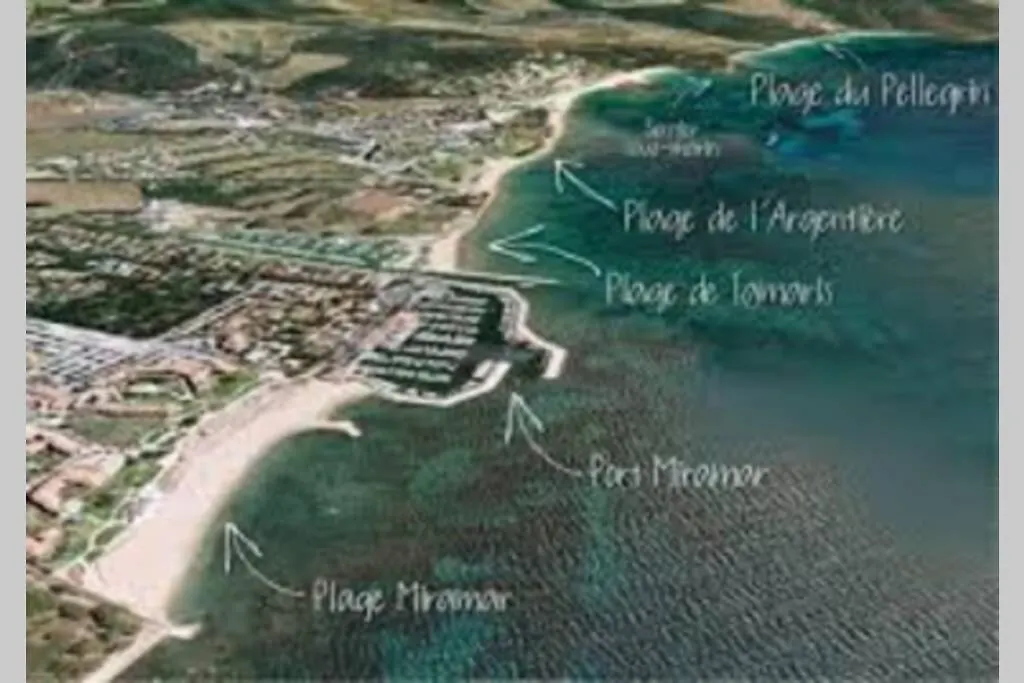 Appartement studio climatisé proche port et plages La Londe-les-Maures France